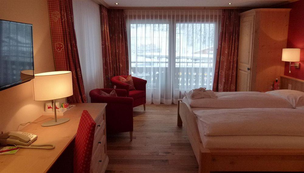 Hotel Alpina Klosters Bagian luar foto