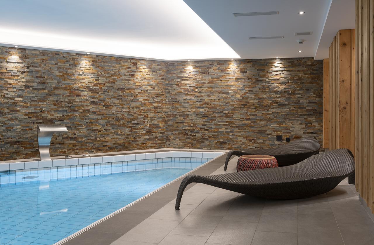 Hotel Alpina Klosters Bagian luar foto