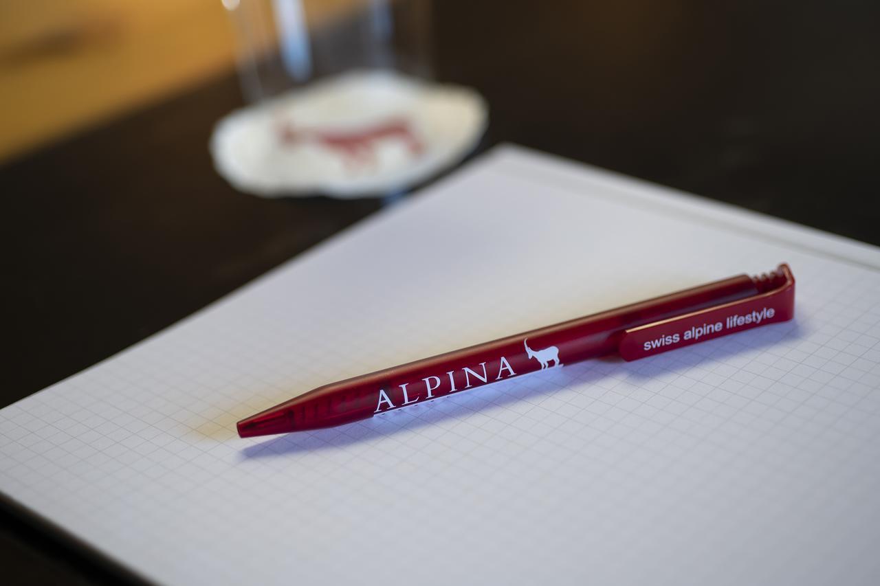 Hotel Alpina Klosters Bagian luar foto