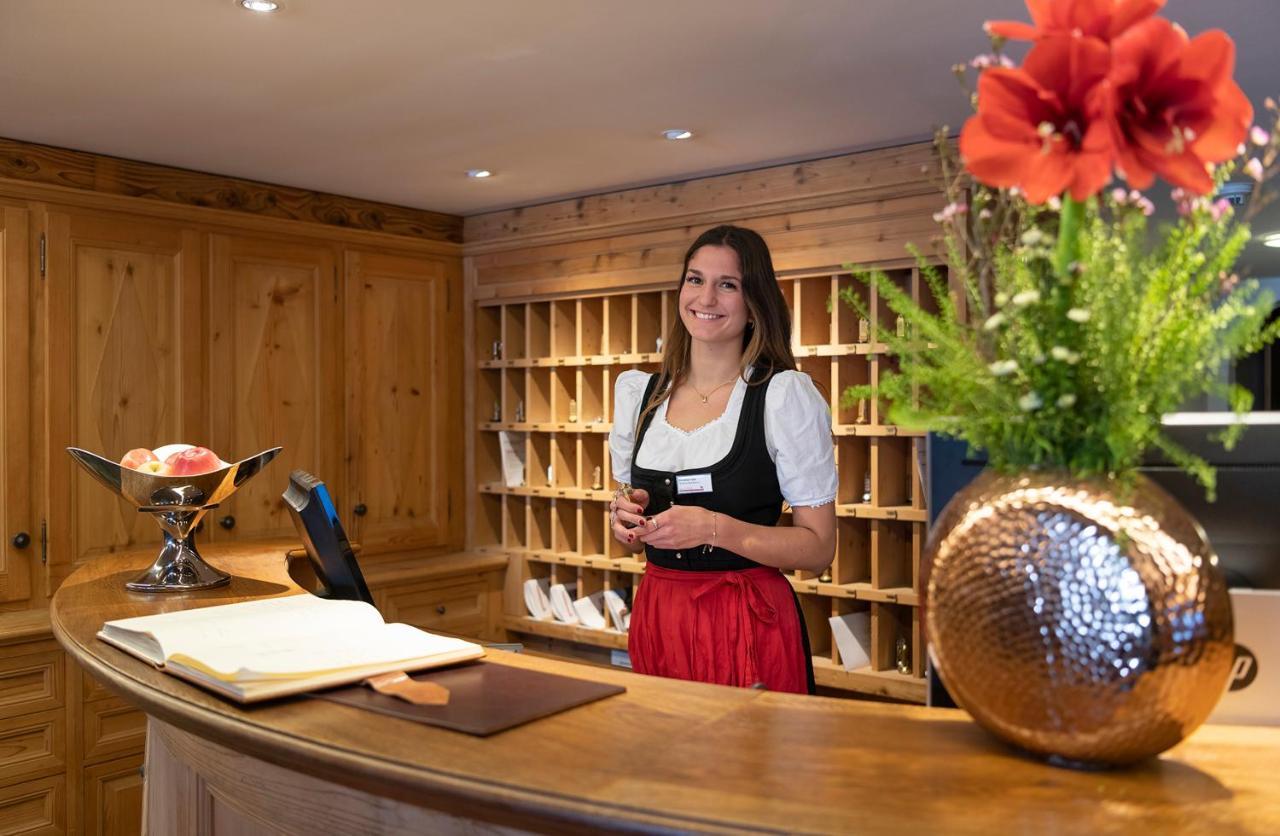 Hotel Alpina Klosters Bagian luar foto